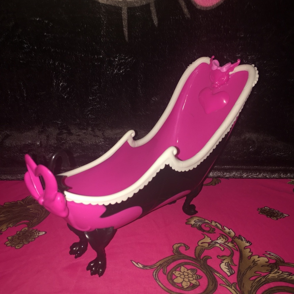 Monster High Draculara BathTub